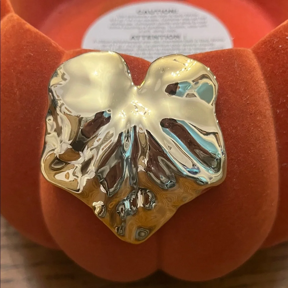 Bath and Body Works 2021 Pedestal Flocked Pumpkin 3‎ Wick Candle Holder